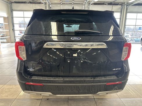 Used 2023 Ford Explorer XLT w/ Equipment Group 202A image 11