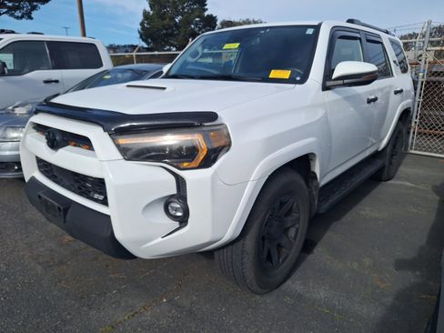 Used 2022 Toyota 4Runner TRD Off-Road Premium w/ Moonroof Package image 3