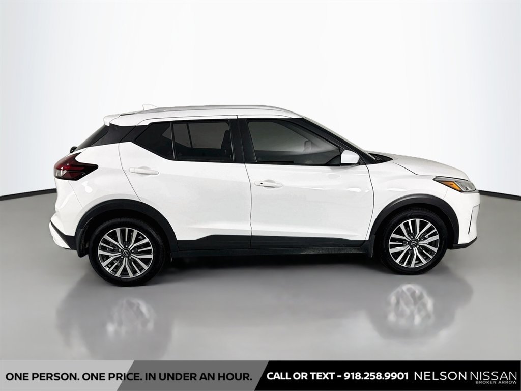 Used 2024 Nissan Kicks SV FWD image 4