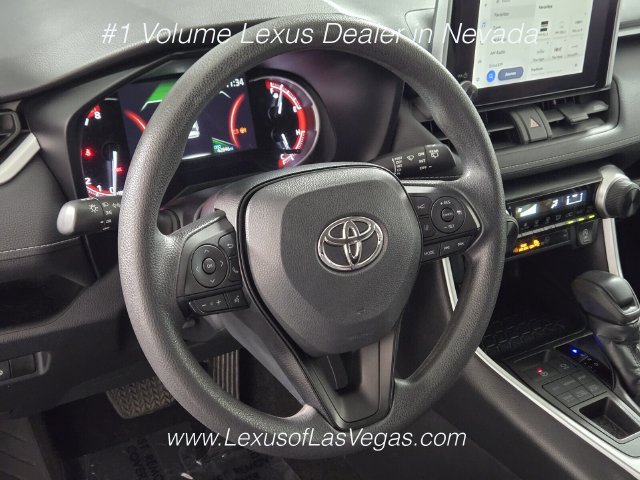 Used 2023 Toyota RAV4 LE AWD/4WD image 31