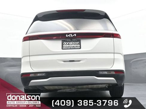 Used 2024 Kia Carnival LX FWD image 18