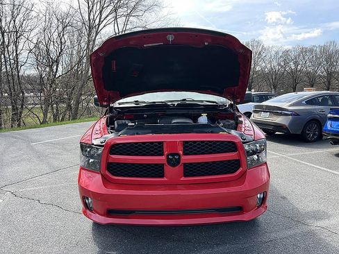 Used 2018 RAM 1500 Express w/ Express Value Package image 8