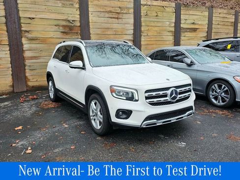 Used 2023 Mercedes-Benz GLB 250 4MATIC image 1