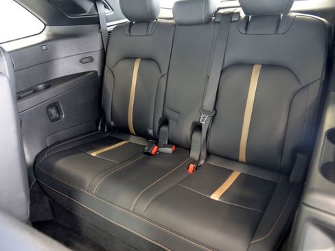 Certified 2024 MAZDA CX-90 3.3 Turbo w/ Premium Plus Pkg image 30