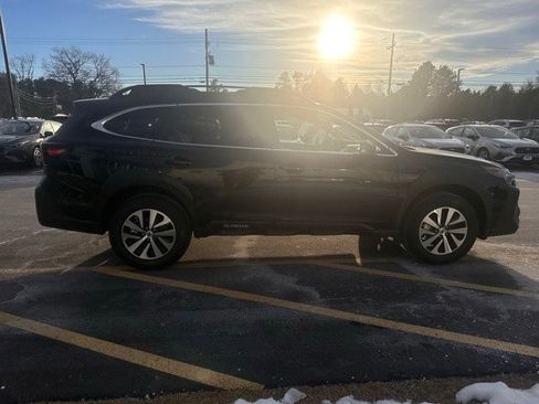 New 2025 Subaru Outback Premium image 4