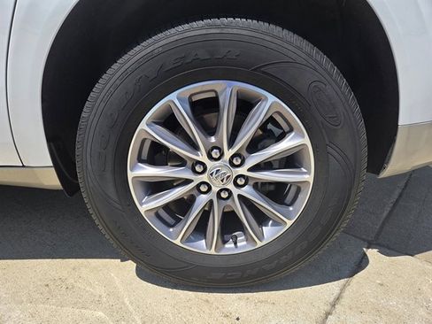 Used 2024 Buick Enclave Premium image 16