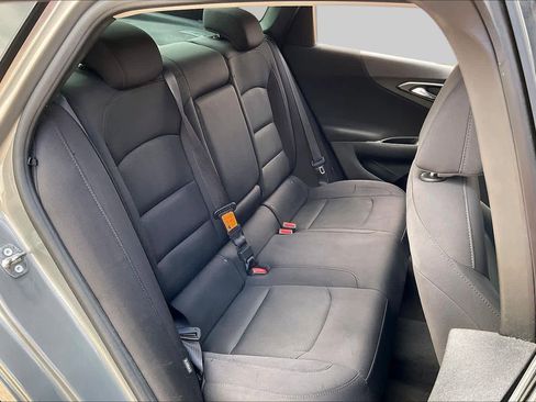 Used 2017 Chevrolet Malibu LT FWD image 19