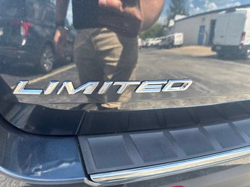 Used 2023 Ford Explorer Limited w/ Equipment Group 301A AWD/4WD image 55