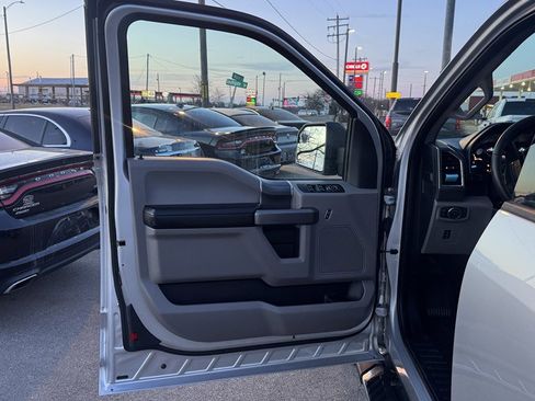 Used 2016 Ford F150 XLT w/ Equipment Group 302A Luxury image 14