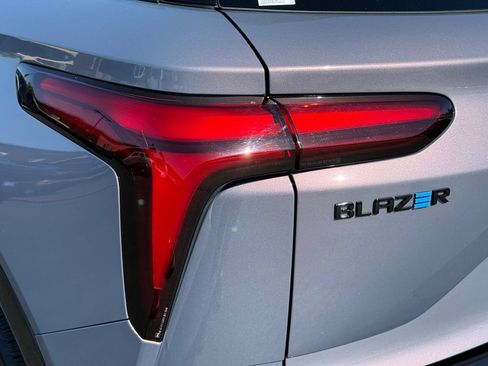 Used 2025 Chevrolet Blazer EV RS AWD/4WD image 10