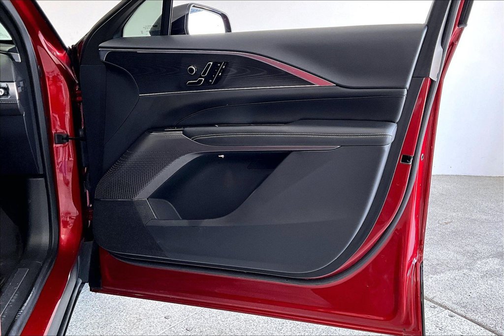Used 2025 Cadillac Lyriq Sport RWD image 23