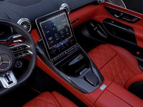 Used 2024 Mercedes-Benz SL 63 AMG S e Performance 4MATIC image 31