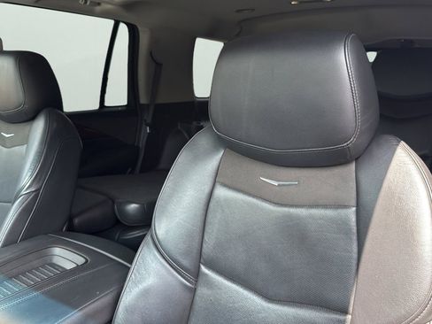 Used 2018 Cadillac Escalade Luxury image 9