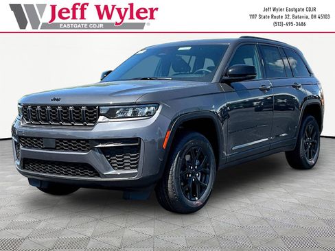 New 2026 Jeep Grand Cherokee Altitude AWD/4WD image 1