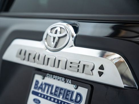 Used 2023 Toyota 4Runner Limited RWD image 10