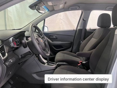 Used 2022 Chevrolet Trax LS w/ Tint and Cruise Package image 38