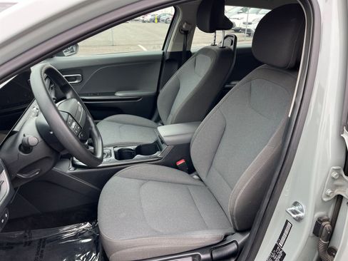 Used 2025 Kia K4 LXS image 36