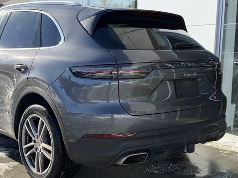 Used 2023 Porsche Cayenne image 13