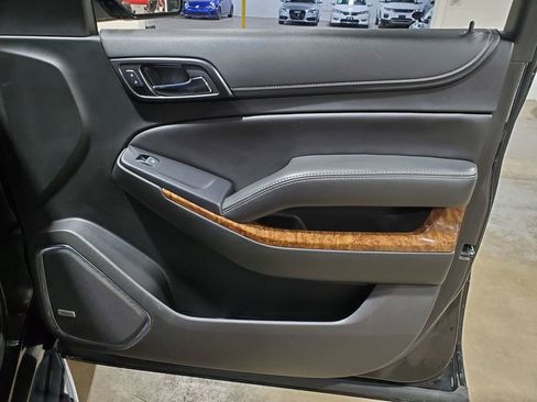 Used 2020 Chevrolet Suburban Premier image 15