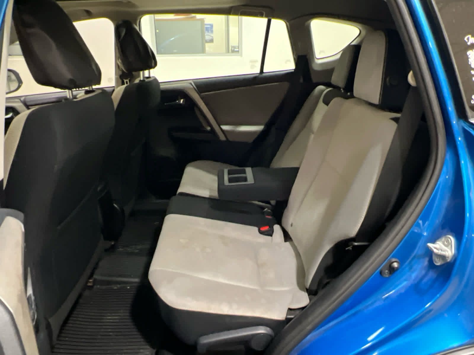 Used 2016 Toyota RAV4 XLE w/ Convenience Package AWD/4WD image 10