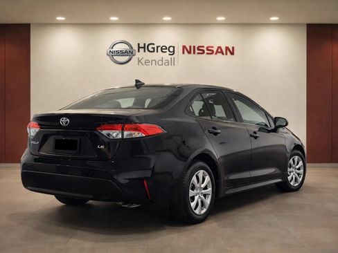 Used 2023 Toyota Corolla LE FWD image 4