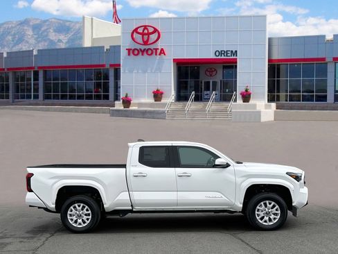 New 2026 Toyota Tacoma SR5 image 5