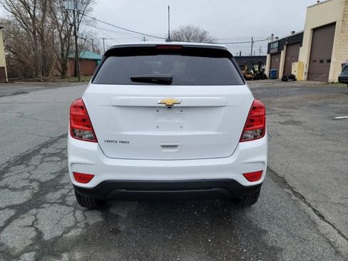 Used 2021 Chevrolet Trax LS w/ Tint and Cruise Package AWD/4WD image 6