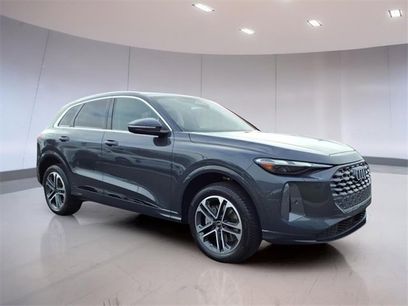 Used 2025 Audi Q5 Premium w/ Convenience Package