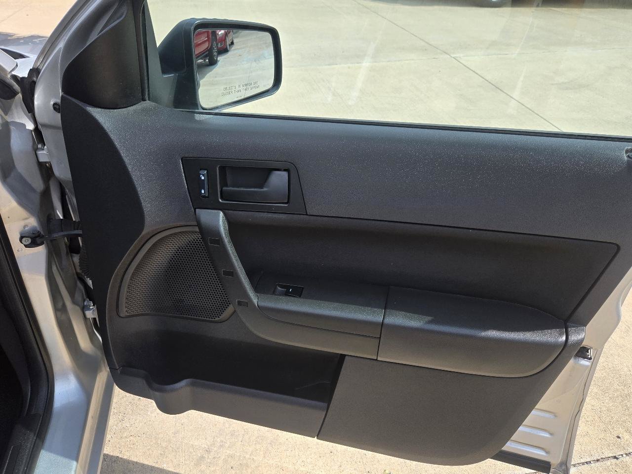 Used 2009 Ford Focus SE FWD image 18