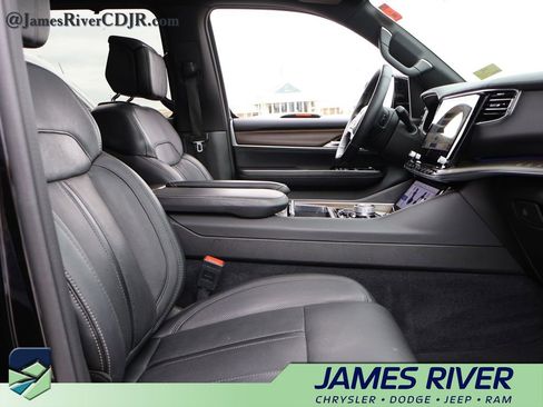 Used 2024 Jeep Grand Wagoneer L 4WD image 9