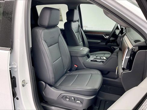 New 2026 GMC Sierra 2500 Denali w/ Denali Reserve Package image 9