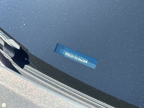 New 2025 Bentley Flying Spur Plug-In Hybrid image 31