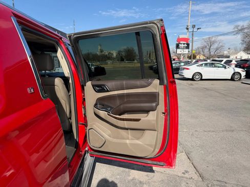 Used 2015 Chevrolet Suburban LT image 15