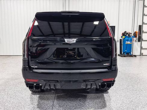 Used 2023 Cadillac Escalade V w/ LPO, ONYX Package AWD/4WD image 4