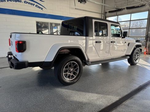 Used 2020 Jeep Gladiator Overland image 11