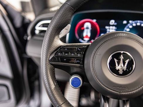 New 2025 Maserati Grecale Modena image 25