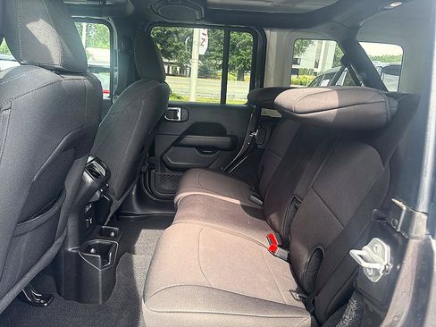 Used 2021 Jeep Wrangler Unlimited Sahara AWD/4WD image 44