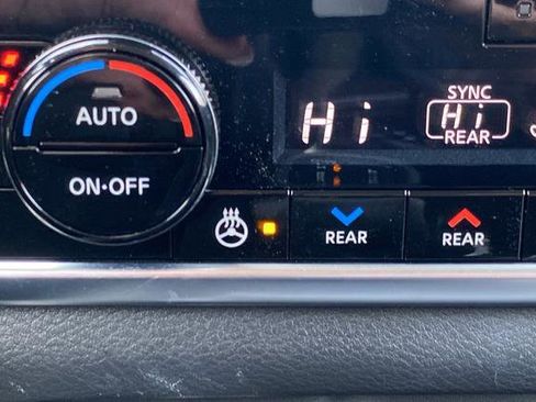 Used 2023 Nissan Rogue SL w/ SL Premium Package image 34