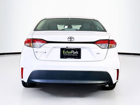 Used 2024 Toyota Corolla LE image 7