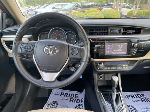 Used 2014 Toyota Corolla LE FWD image 19