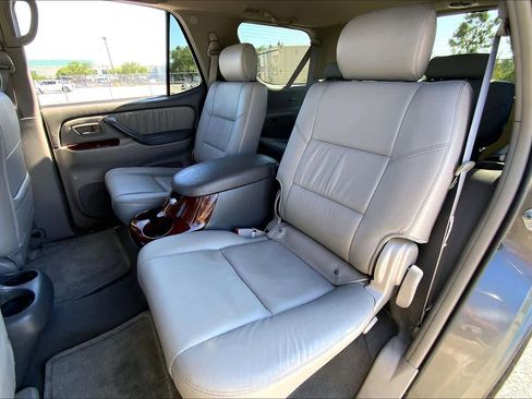 Used 2006 Toyota Sequoia Limited RWD image 19