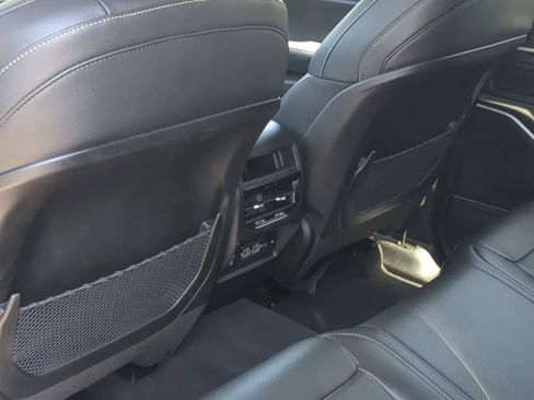 Used 2023 Jeep Grand Cherokee Limited w/ Luxury Tech Group II AWD/4WD image 18