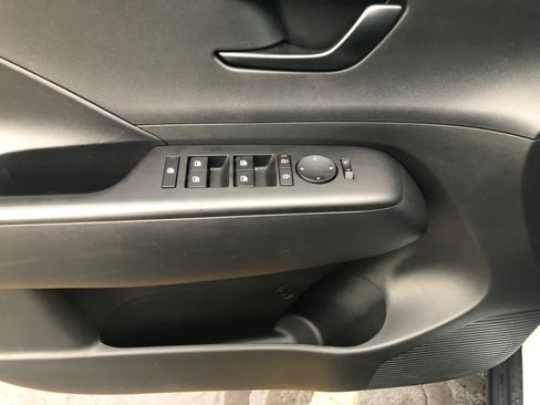 Certified 2025 Hyundai Kona SEL AWD/4WD image 22