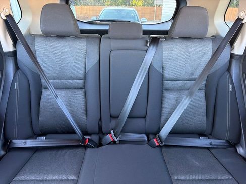 Used 2025 Nissan Rogue SV image 27