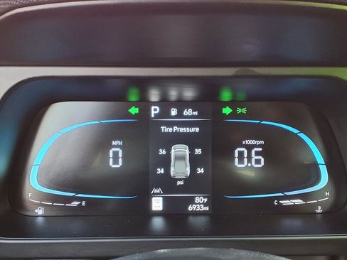 Certified 2025 Hyundai Elantra Sport image 16