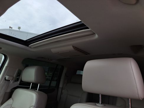 Used 2015 GMC Yukon XL SLT w/ Open Road Package image 13