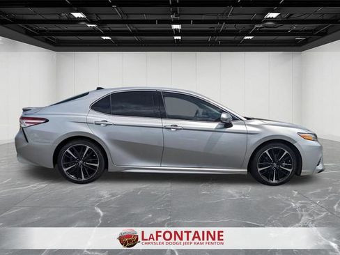 Used 2020 Toyota Camry XSE FWD image 6