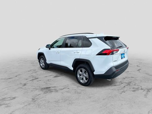 Used 2025 Toyota RAV4 XLE AWD/4WD image 6