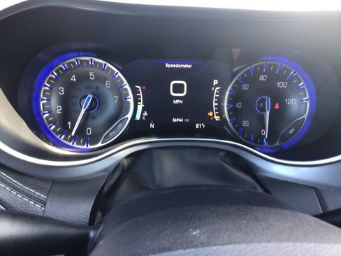 Used 2026 Chrysler Pacifica Limited w/ S Appearance Package FWD image 16