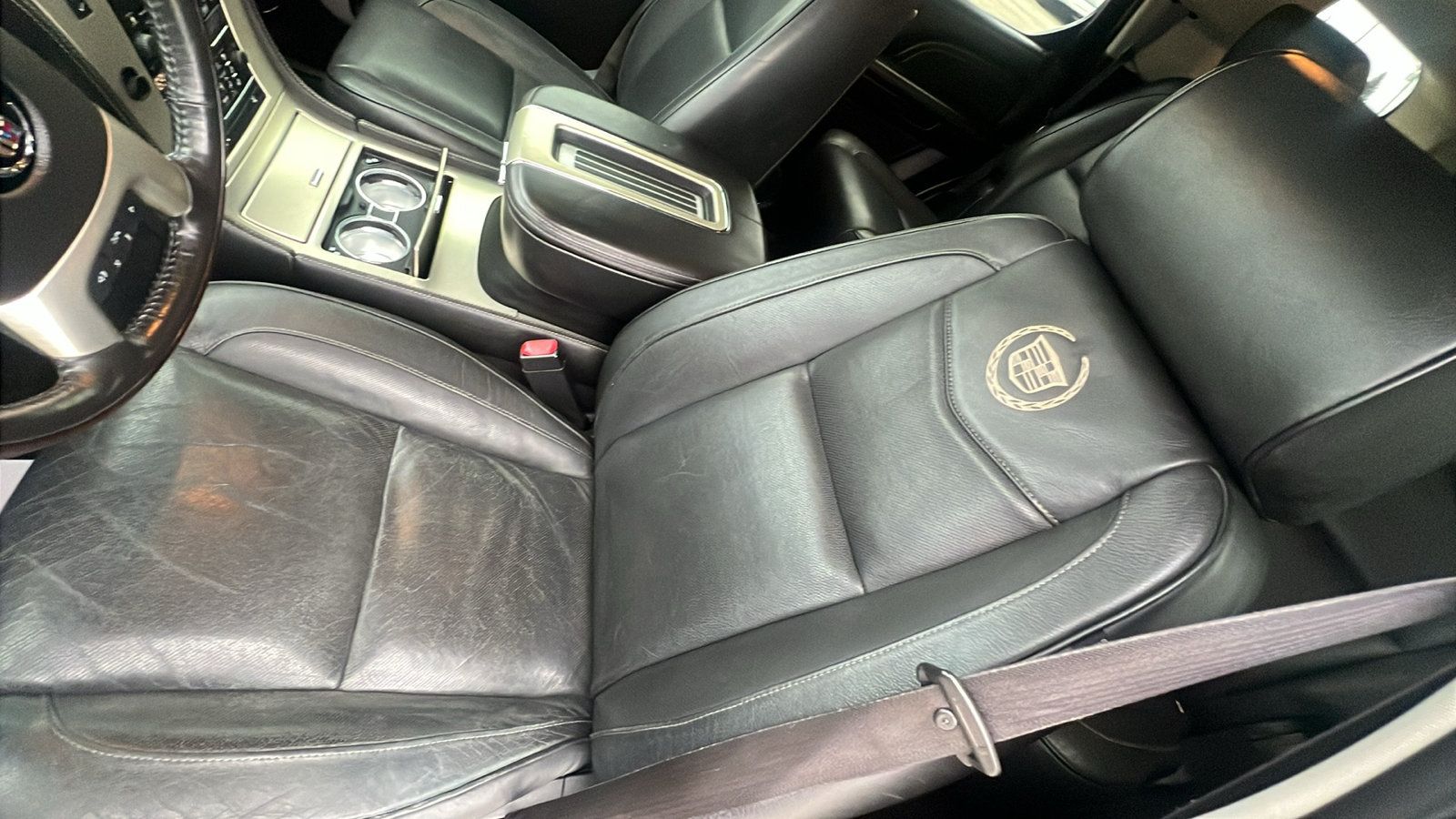 Used 2012 Cadillac Escalade Platinum AWD/4WD image 11
